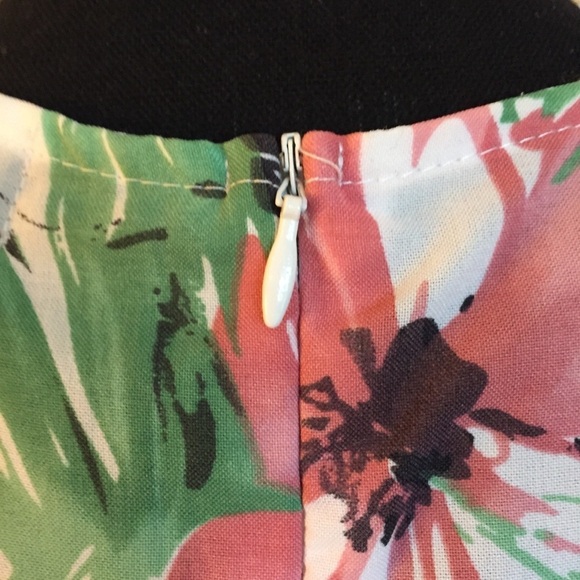 LUXE Floral Dress - Picture 3 of 6